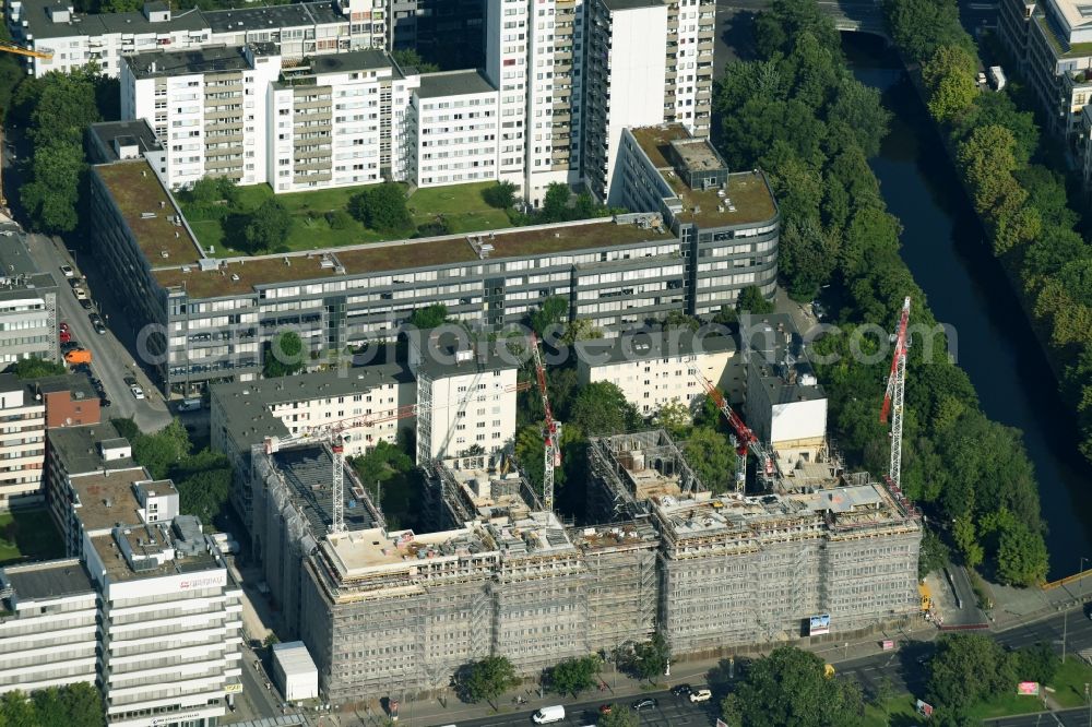 Aerial photograph Berlin - Office building Luetzow Carre of DIBAG Industriebau AG on Luetzowplatz corner Luetzowufer in the district Tiergarten in Berlin, Germany