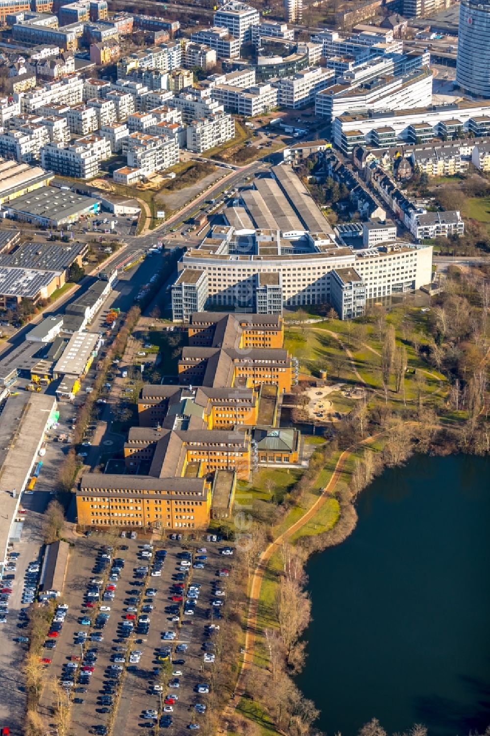 Aerial photograph Düsseldorf - Office building Metro Properties Management GmbH and of Stadtsparkasse Duesseldorf Am Albertussee in Duesseldorf in the state North Rhine-Westphalia, Germany