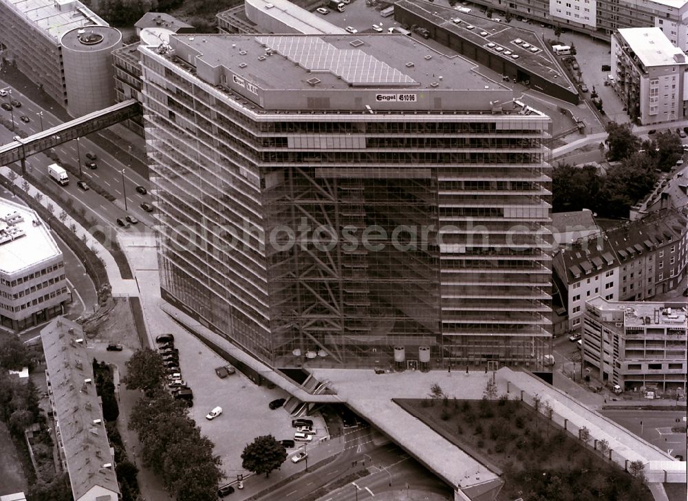 Düsseldorf from the bird's eye view: Office building Ministerium fuer Verkehr on Stadttor in Duesseldorf in the state North Rhine-Westphalia, Germany