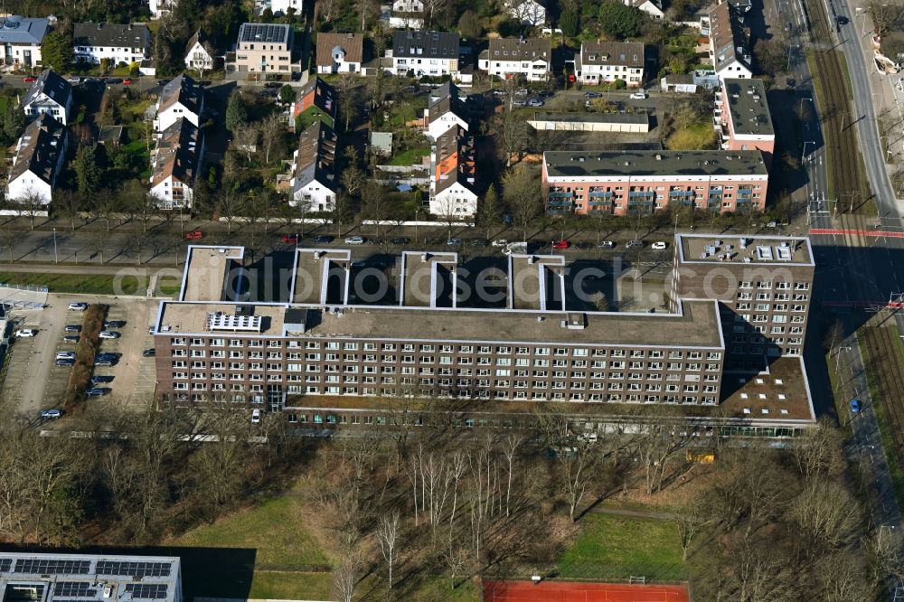 Hannover from the bird's eye view: Office building of the administration and commercial building of DB InfraGO AG, Regionalbereich Nord on Lindemannallee in the district Bult in Hanover in the state Lower Saxony, Germany