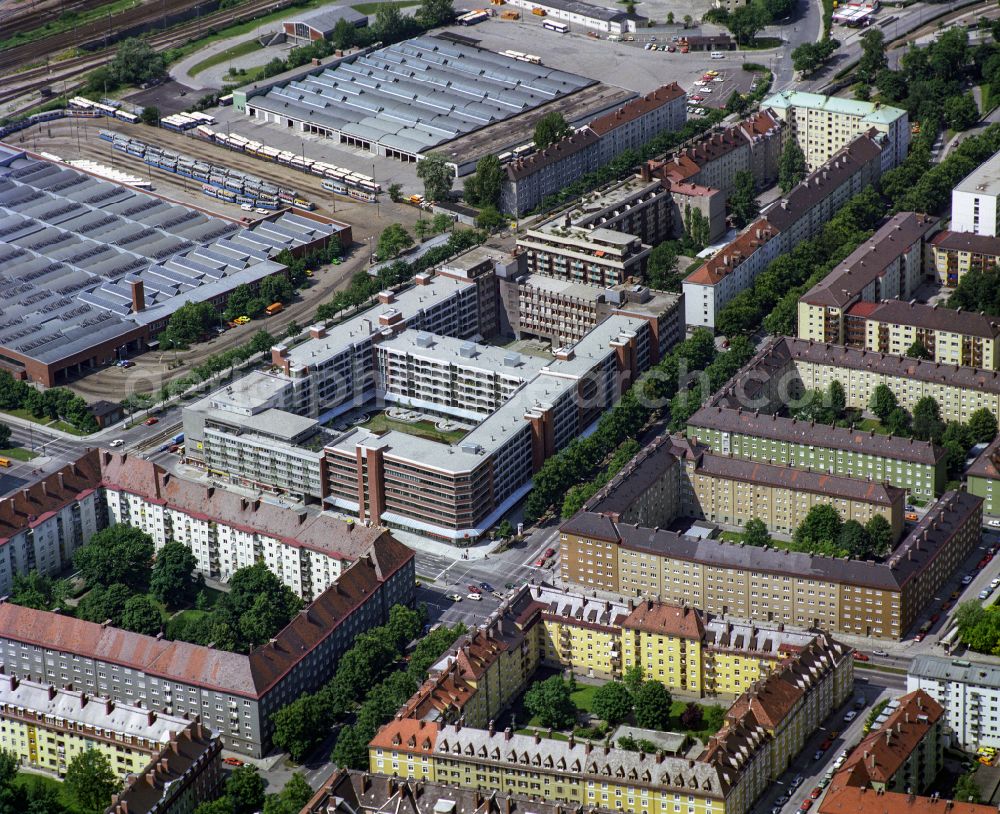 München from the bird's eye view: Office building on street Leuchtenbergring in the district Au-Haidhausen in Munich in the state Bavaria, Germany