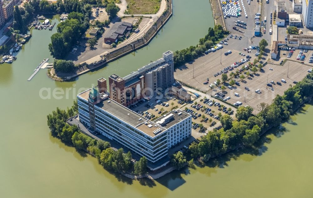 Düsseldorf from the bird's eye view: Office building on Plange Muehle in the district Hafen in Duesseldorf at Ruhrgebiet in the state North Rhine-Westphalia, Germany