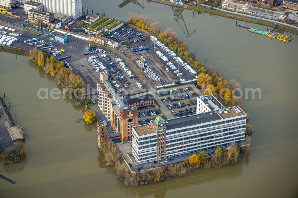 Düsseldorf from the bird's eye view: Office building on Plange Muehle in the district Hafen in Duesseldorf at Ruhrgebiet in the state North Rhine-Westphalia, Germany