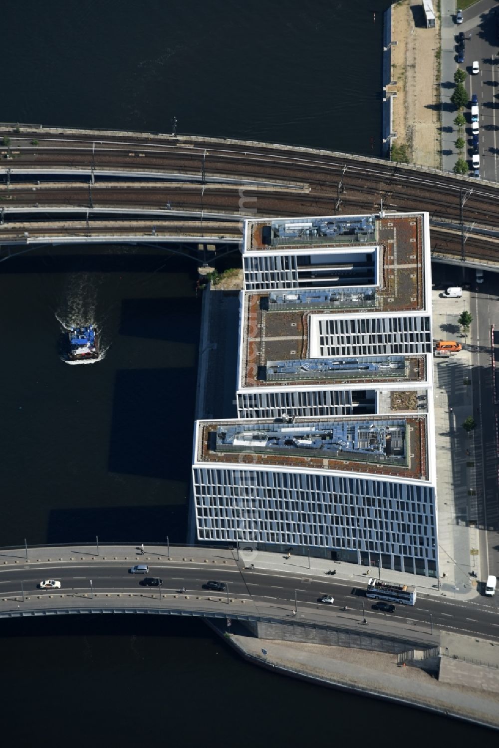 Berlin from the bird's eye view: Office building PricewaterhouseCoopers AG am Kapelle-Ufer in Berlin