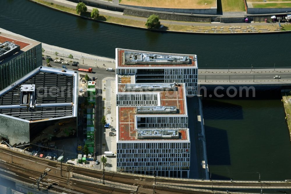 Berlin from the bird's eye view: Office building PricewaterhouseCoopers AG am Kapelle-Ufer in Berlin