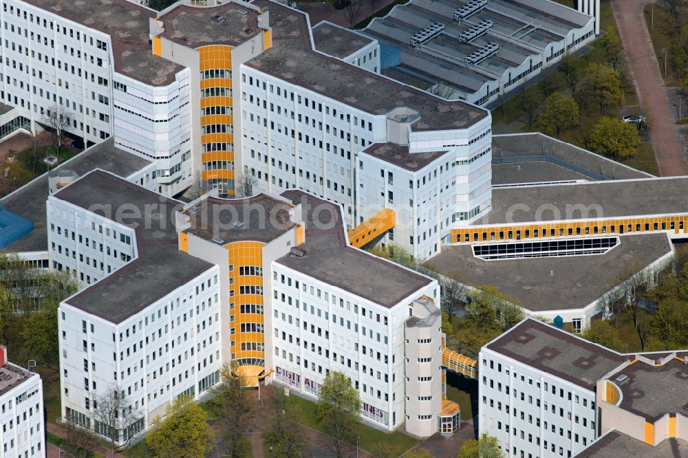 München from the bird's eye view: Office building of the administrative and commercial building of Siemens Financial Services in the district of Ramersdorf-Perlach in Munich in the state Bavaria, Germany