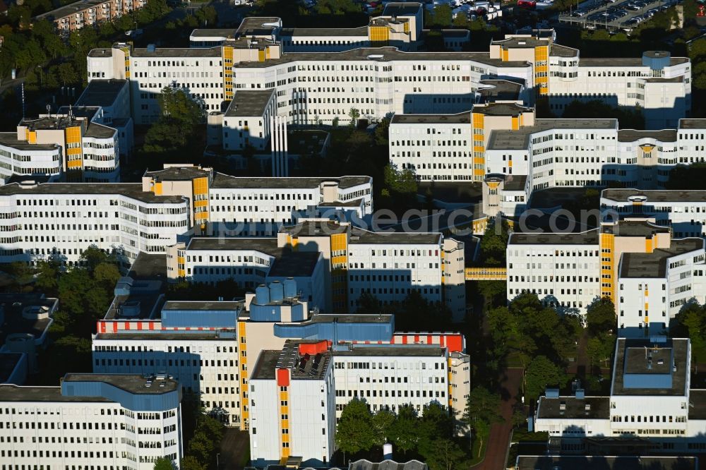 München from the bird's eye view: Office building of the administrative and commercial building of Siemens Financial Services in the district of Ramersdorf-Perlach in Munich in the state Bavaria, Germany