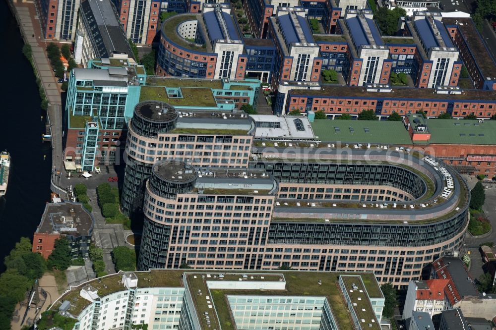 Berlin from above - Office building der Spree Bogen Projekt-und Immobilienmanagement GmbH der Freiberger Grundbesitzverwaltung in Alt-Moabit in Berlin