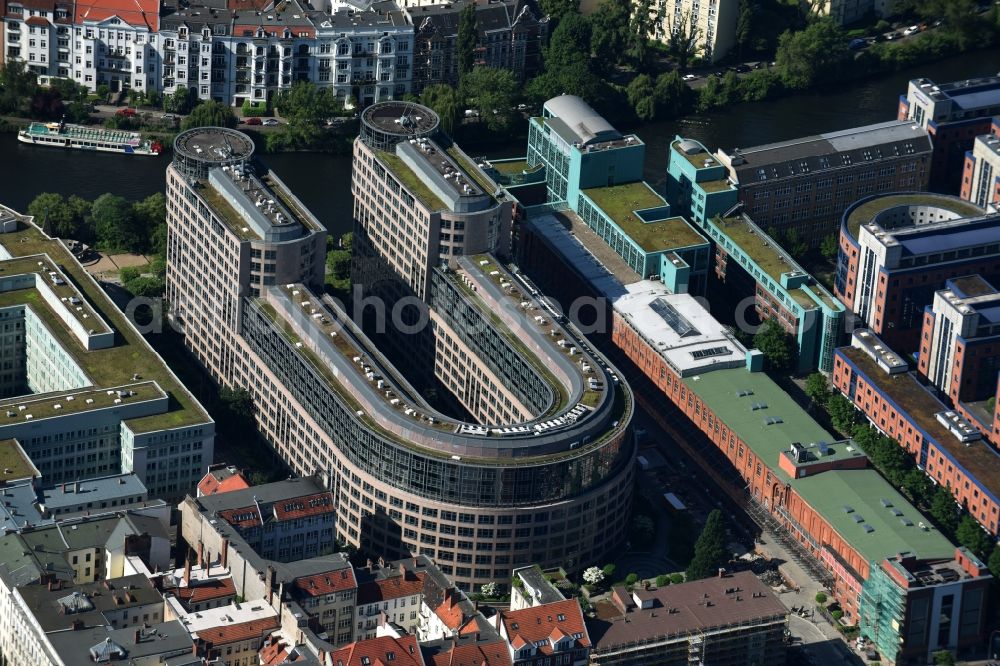 Berlin from the bird's eye view: Office building der Spree Bogen Projekt-und Immobilienmanagement GmbH der Freiberger Grundbesitzverwaltung in Alt-Moabit in Berlin