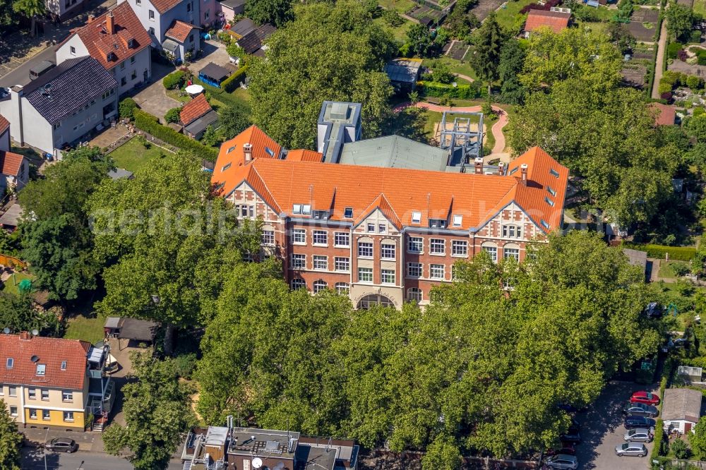 Aerial photograph Herne - Office building Stadt Herne - Familien- and Schulberatungsstelle on Wilhelmstrasse in Herne in the state North Rhine-Westphalia, Germany