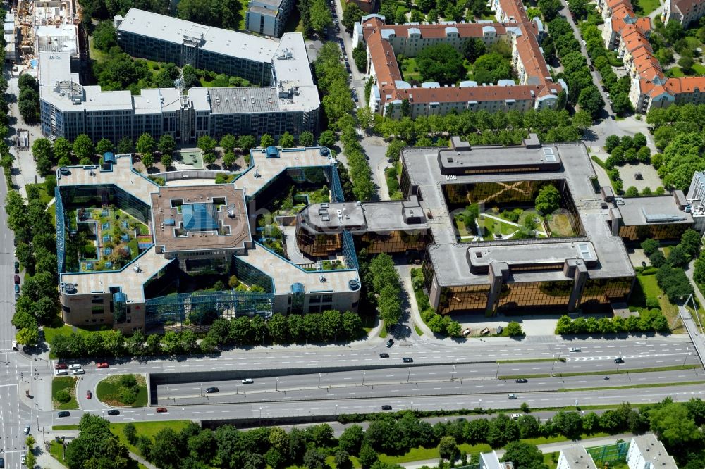 München from the bird's eye view: Office building of Stadtsparkasse Muenchen in Munich in the state of Bavaria. The architectural distinct building is located amidst residential and office buildings