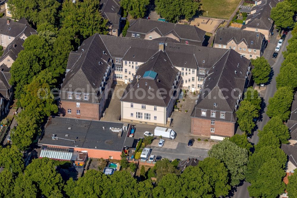 Aerial image Dinslaken - Office building on Stollenstrasse in Dinslaken at Ruhrgebiet in the state North Rhine-Westphalia, Germany