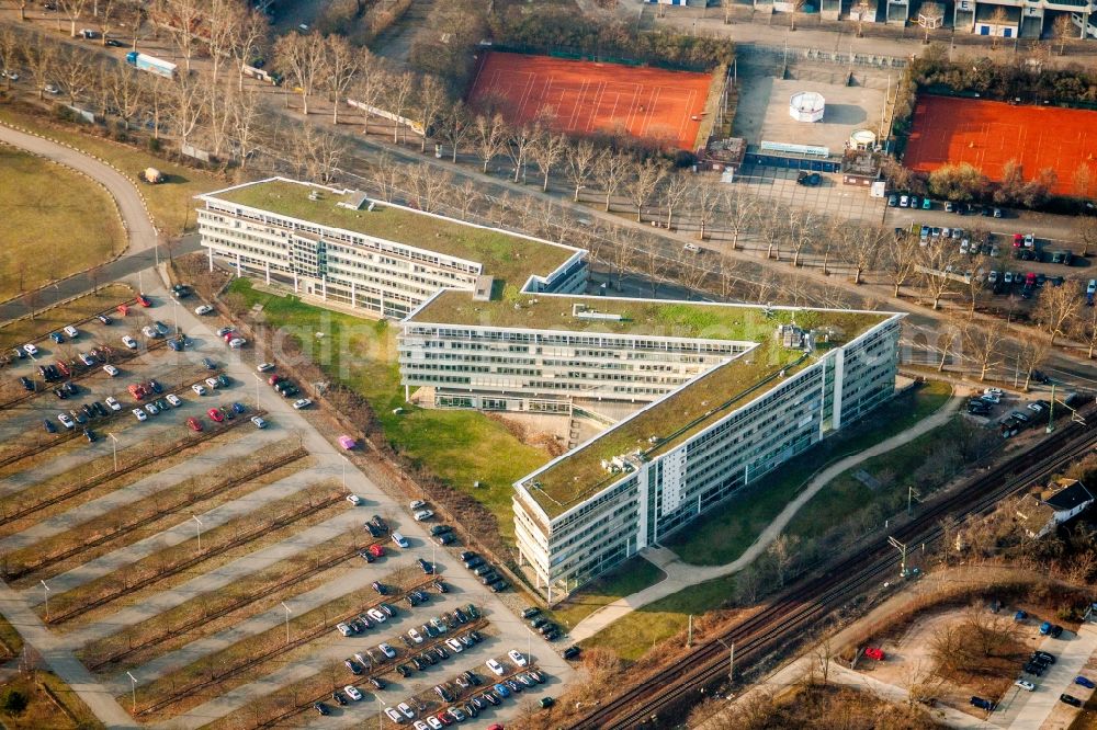 Mannheim from the bird's eye view: Office building on Theodor-Heuss-Anlage in Mannheim in the state Baden-Wuerttemberg, Germany