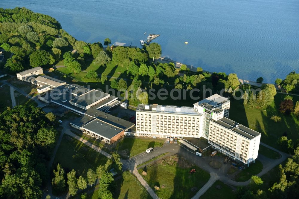 Aerial photograph Klink - Office building of the administrative house and business house white quick Mueritz navigation & Tschu Tschu road in shutting in the federal state Mecklenburg-West Pomerania, Germany