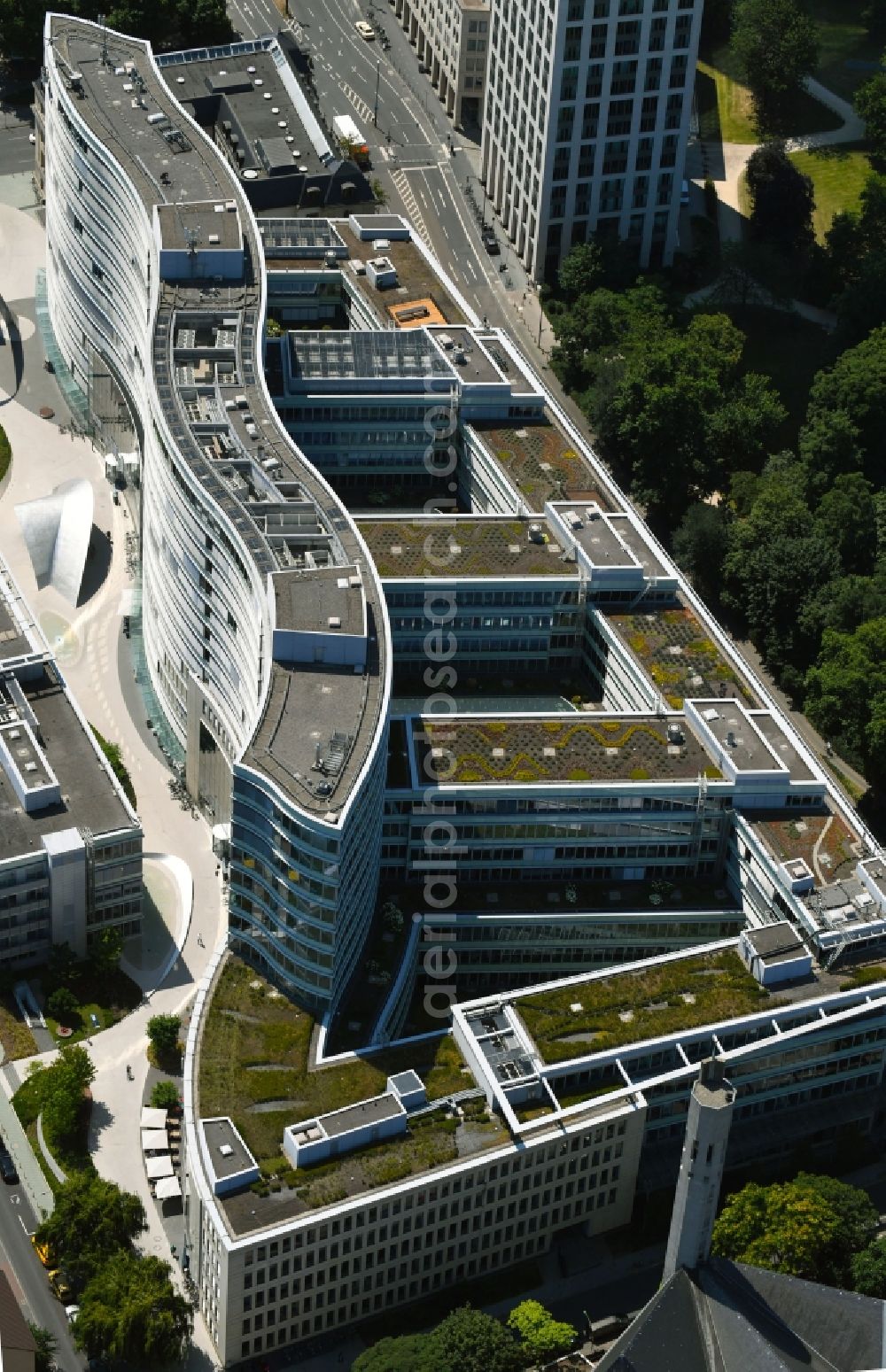 Aerial photograph Frankfurt am Main - Office building die welle in the district Westend in Frankfurt in the state Hesse, Germany