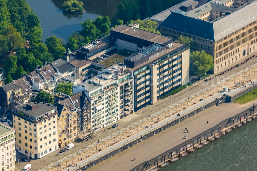 Aerial photograph Düsseldorf - Office building on Mannesmannufer on shore of rhine in the district Carlstadt in Duesseldorf in the state North Rhine-Westphalia, Germany