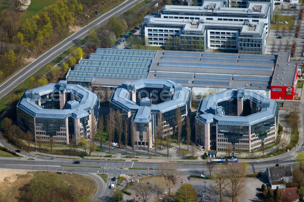 Aerial image Unterföhring - Office building of the administrative and commercial building Oktavian-Tuerme on Feringastrasse in Unterfoehring in the state Bavaria, Germany