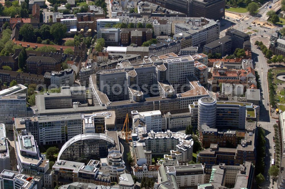 Aerial photograph Hamburg - Blick in die ABC-Strasse, die älteste Strasse Hamburgs im Stadtteil Neustadt. Das halbrund Bürogebäude ist der Sitz der Google Germany GmbH. Kontakt: ABC-Strasse 19, 20354 Hamburg, Tel: +49(0)40 808179 000, Fax: +49(0)40 4921919