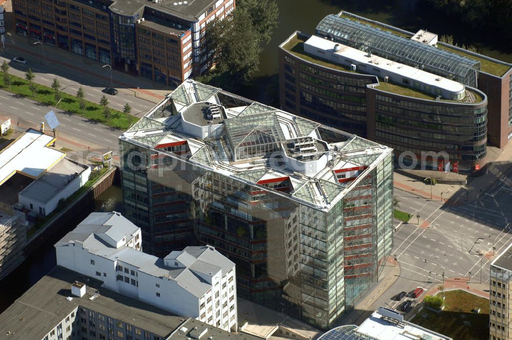 Aerial photograph Hamburg - Blick auf Büro- und Geschäftsgebäude in Hammerbrook, Heidenkampsweg 58. Ansprechpartner: CORPUS SIREO, Asset Management GmbH, An der Welle 3, 60322 Frankfurt am Main, Tel. +49(0)69 48005 0, Fax +49(0)69 48005 102, Email: frankfurt@corpussireo.com