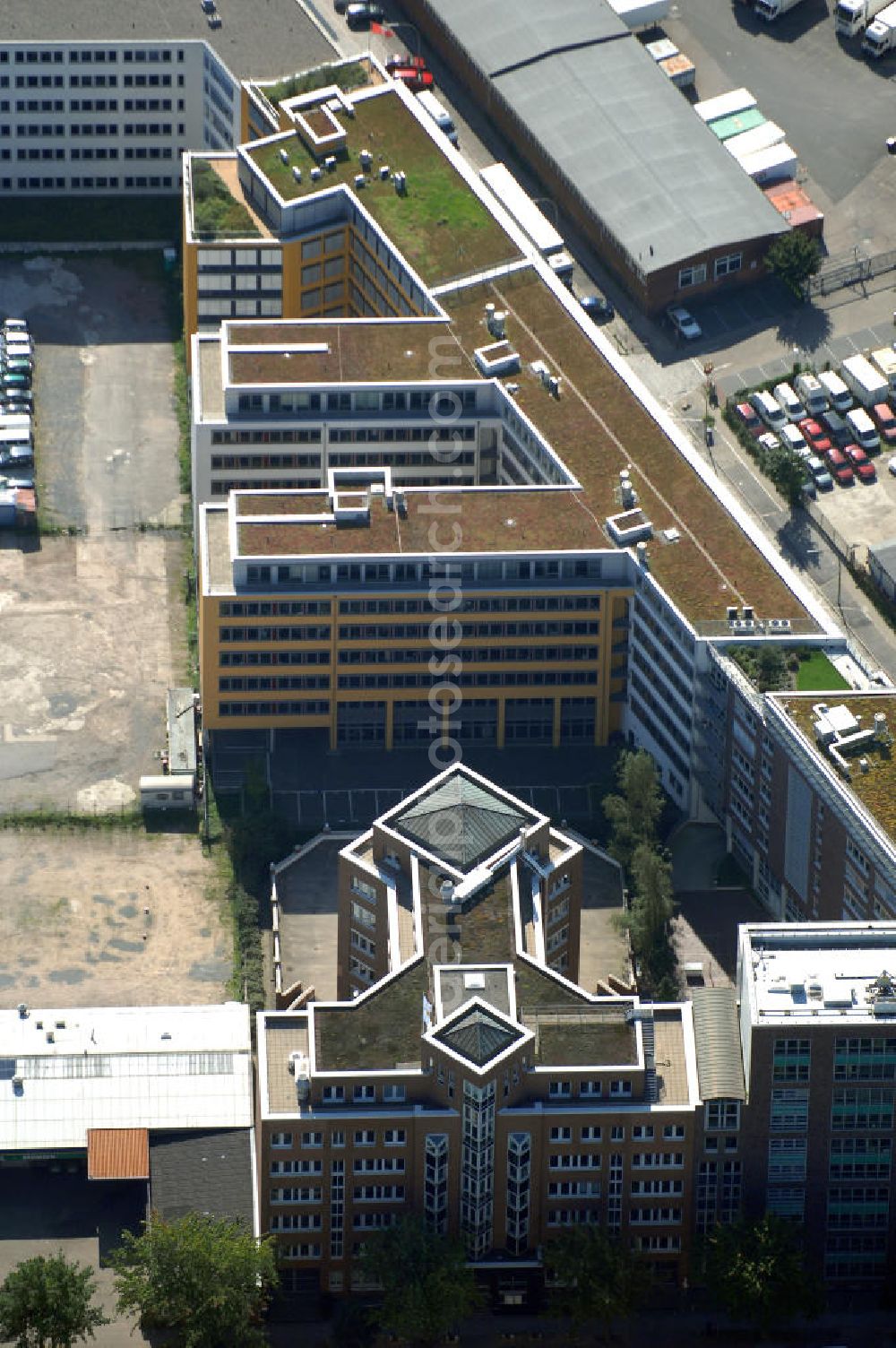 Aerial image Hamburg - Blick auf ein Büro- und Geschäftsgebäude in Hammerbrook, Süderstrasse 24. Ansprechpartner: CORPUS SIREO, Asset Management GmbH, An der Welle 3, 60322 Frankfurt am Main, Tel. +49(0)69 48005 0, Fax +49(0)69 48005 102, Email: frankfurt@corpussireo.com