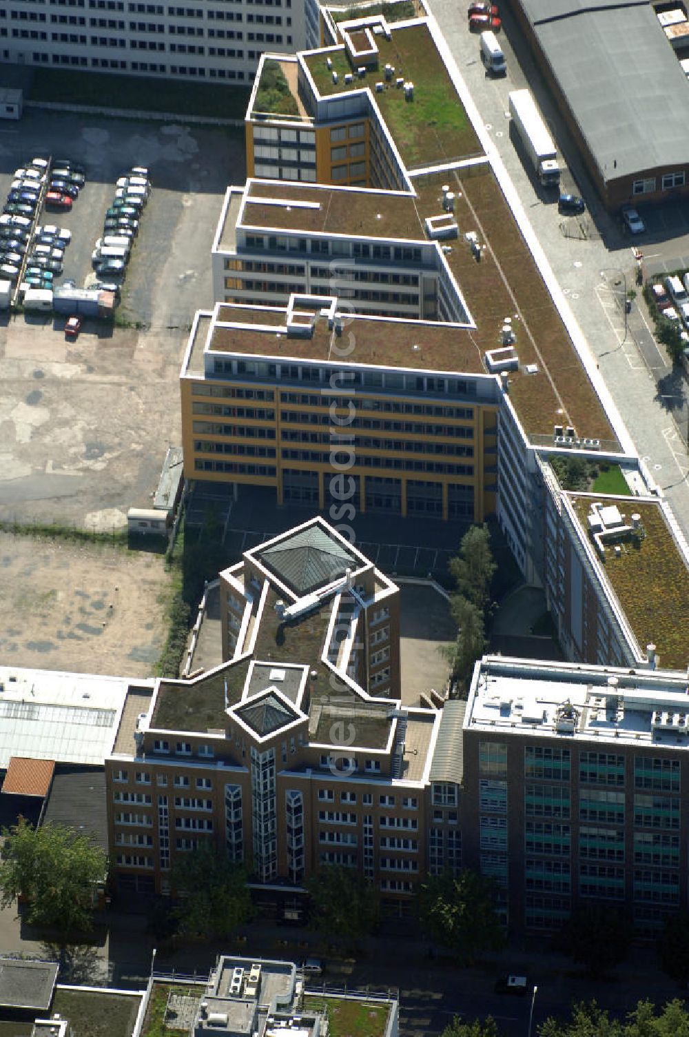 Hamburg from above - Blick auf ein Büro- und Geschäftsgebäude in Hammerbrook, Süderstrasse 24. Ansprechpartner: CORPUS SIREO, Asset Management GmbH, An der Welle 3, 60322 Frankfurt am Main, Tel. +49(0)69 48005 0, Fax +49(0)69 48005 102, Email: frankfurt@corpussireo.com