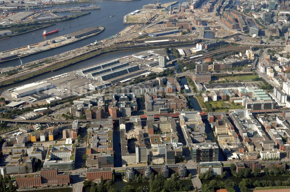 Aerial image Hamburg - Blick über Büro- und Geschäftsgebäude in Hammerbrook am Heidenkampsweg 73-79 auf den Hamburger Hafen. Ansprechpartner: CORPUS SIREO, Asset Management GmbH, An der Welle 3, 60322 Frankfurt am Main, Tel. +49(0)69 48005 0, Fax +49(0)69 48005 102, Email: frankfurt@corpussireo.com