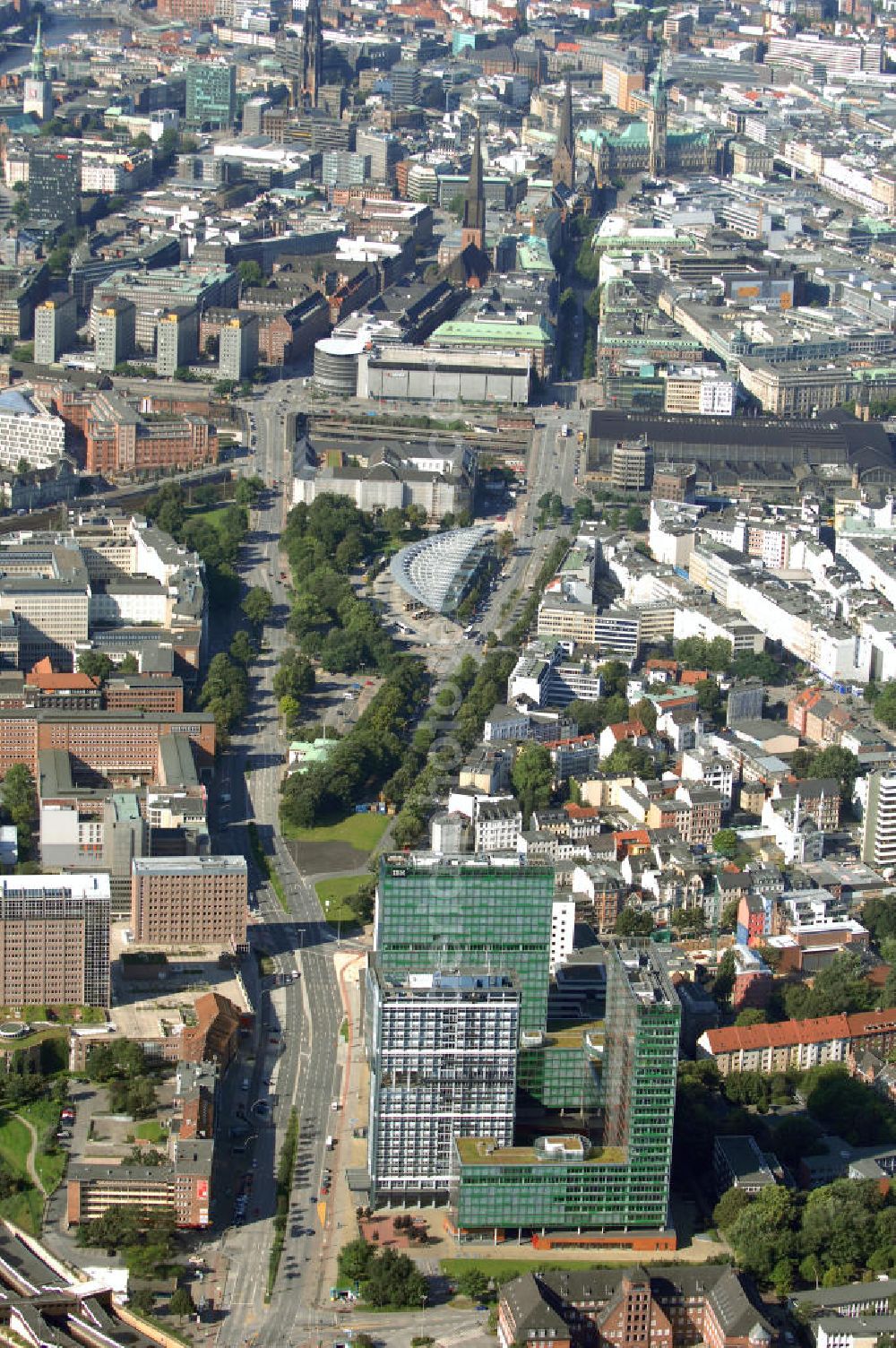 Aerial photograph Hamburg - Blick auf Büro- und Geschäftsgebäude in Sankt Georg, Anschrift: Beim Strohhause 17-31. Ansprechpartner: CORPUS SIREO, Asset Management GmbH, An der Welle 3, 60322 Frankfurt am Main, Tel. +49(0)69 48005 0, Fax +49(0)69 48005 102, Email: frankfurt@corpussireo.com