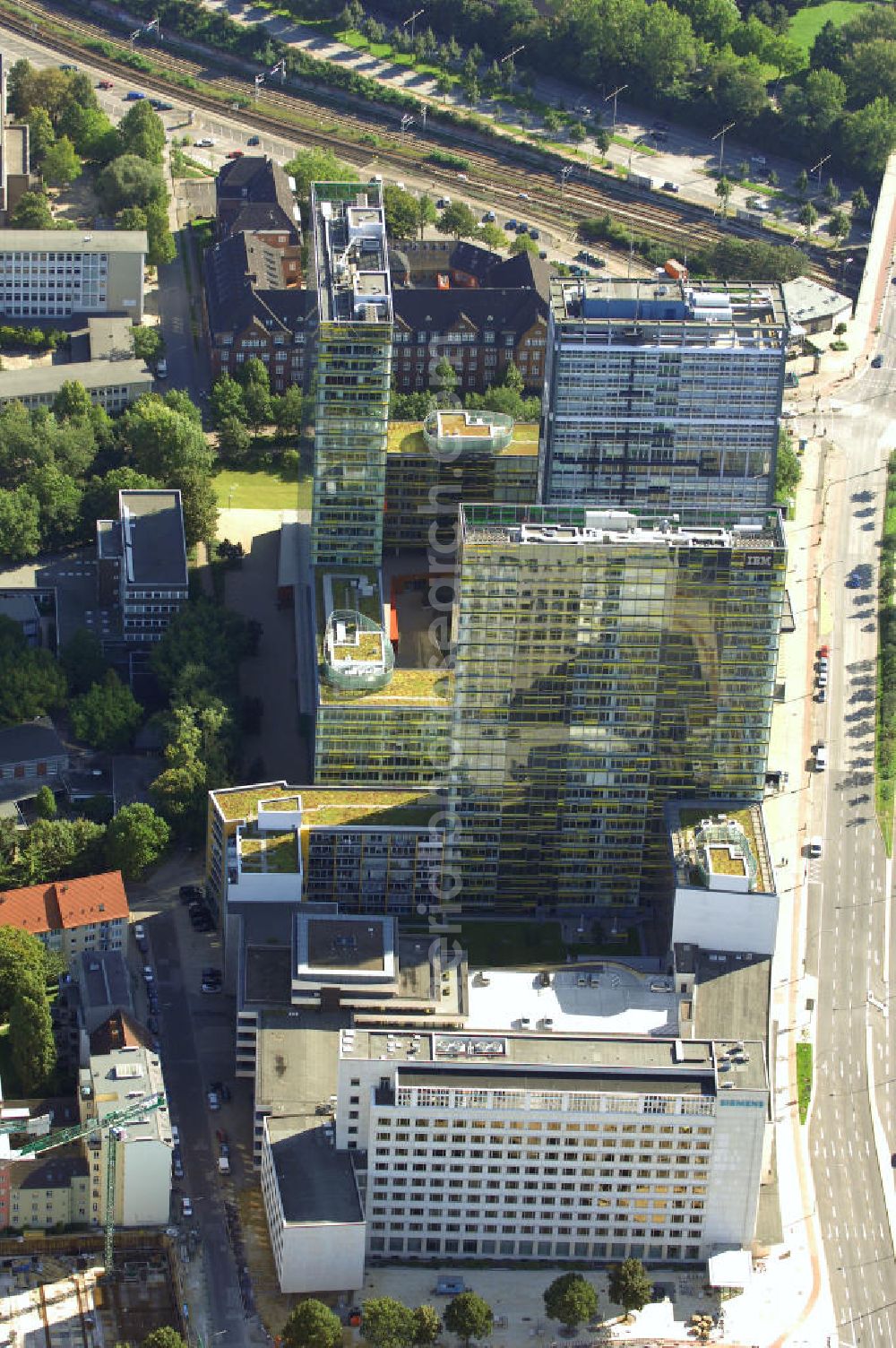 Hamburg from the bird's eye view: Blick auf Büro- und Geschäftsgebäude in Sankt Georg, Anschrift: Beim Strohhause 17-31. Ansprechpartner: CORPUS SIREO, Asset Management GmbH, An der Welle 3, 60322 Frankfurt am Main, Tel. +49(0)69 48005 0, Fax +49(0)69 48005 102, Email: frankfurt@corpussireo.com