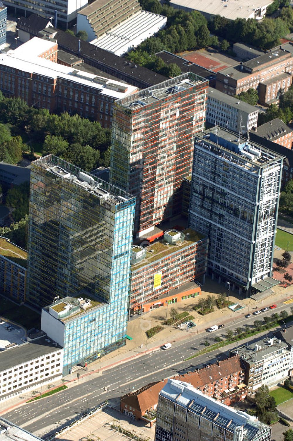 Hamburg from the bird's eye view: Blick auf Büro- und Geschäftsgebäude in Sankt Georg, Anschrift: Beim Strohhause 17-31. Ansprechpartner: CORPUS SIREO, Asset Management GmbH, An der Welle 3, 60322 Frankfurt am Main, Tel. +49(0)69 48005 0, Fax +49(0)69 48005 102, Email: frankfurt@corpussireo.com