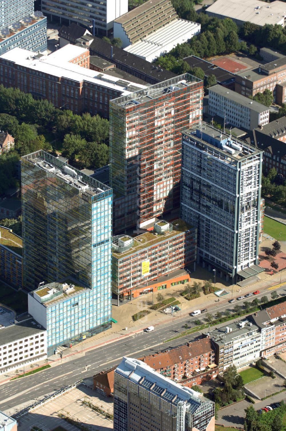 Aerial image Hamburg - Blick auf Büro- und Geschäftsgebäude in Sankt Georg, Anschrift: Beim Strohhause 17-31. Ansprechpartner: CORPUS SIREO, Asset Management GmbH, An der Welle 3, 60322 Frankfurt am Main, Tel. +49(0)69 48005 0, Fax +49(0)69 48005 102, Email: frankfurt@corpussireo.com