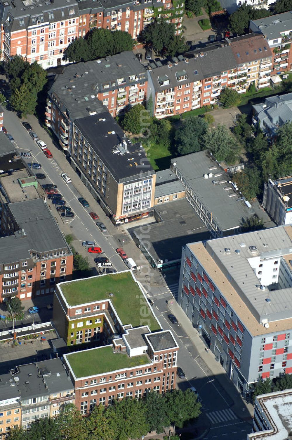 Hamburg from above - Blick auf Büro- und Geschäftsgebäude in Sankt Georg, Anschrift: Steindamm 55-59 Ecke Danziger Strasse. Ansprechpartner: CORPUS SIREO, Asset Management GmbH, An der Welle 3, 60322 Frankfurt am Main, Tel. +49(0)69 48005 0, Fax +49(0)69 48005 102, Email: frankfurt@corpussireo.com