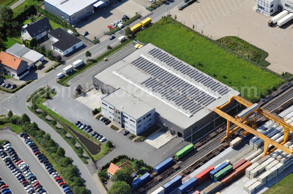 Bönen from above - Bürogebäude mit Logistikhalle an der Weetfelder Straße 41 in Bönen in Nordrhein-Westfalen / North Rhine-Westphalia. Ein Projekt der Unternehmensgruppe Markus Gerold. Mieter ist die TNT Innight GmbH & Co. KG.