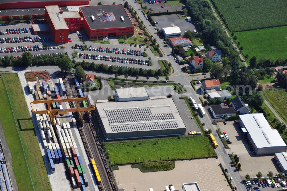 Bönen from the bird's eye view: Bürogebäude mit Logistikhalle an der Weetfelder Straße 41 in Bönen in Nordrhein-Westfalen / North Rhine-Westphalia. Ein Projekt der Unternehmensgruppe Markus Gerold. Mieter ist die TNT Innight GmbH & Co. KG.