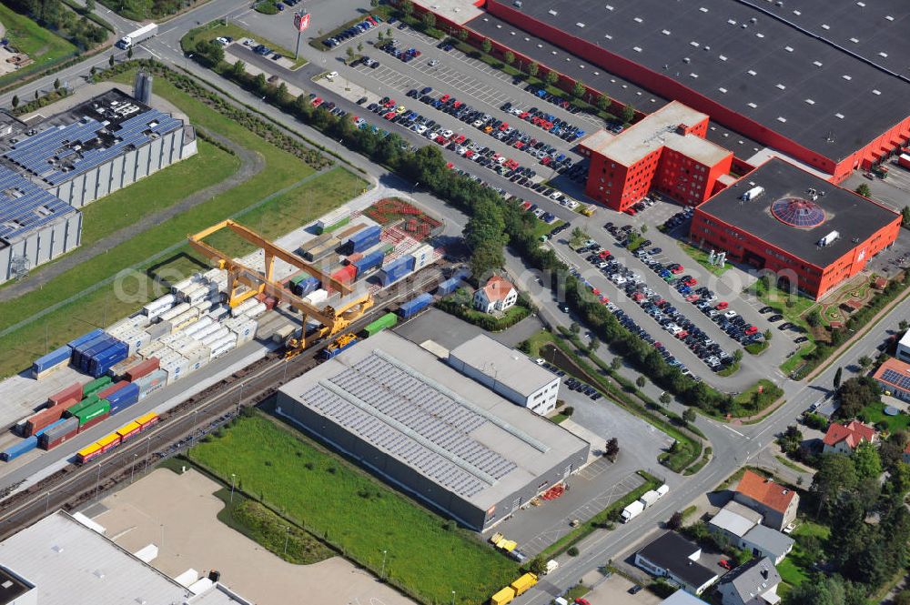 Bönen from the bird's eye view: Bürogebäude mit Logistikhalle an der Weetfelder Straße 41 in Bönen in Nordrhein-Westfalen / North Rhine-Westphalia. Ein Projekt der Unternehmensgruppe Markus Gerold. Mieter ist die TNT Innight GmbH & Co. KG.