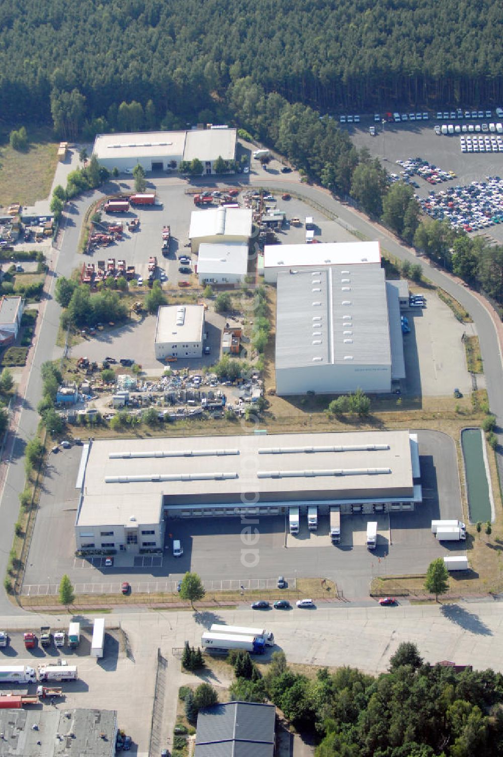 Seddin from above - Bürogebäude mit Logistikhalle im Gewerbegebiet der Gemeinde Seddiner See. Adresse: Ebereschenring, 14554 Seddiner See OT Neuseddin; Vermietung / Verwaltung: Unternehmensgruppe Markus Gerold, An der Vaerstbrücke 1, 59425 Unna, Tel. +49(0)2303 25036-26, Fax +49(0)2303 25036-27, E-Mail: info@markus-gerold.de