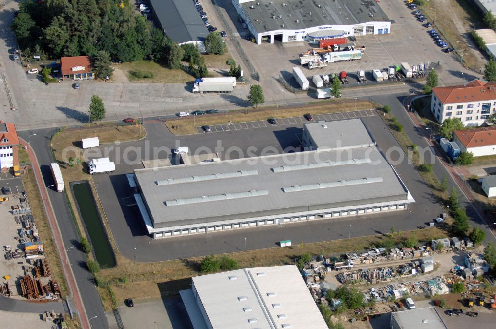 Seddin from above - Bürogebäude mit Logistikhalle im Gewerbegebiet der Gemeinde Seddiner See. Adresse: Ebereschenring, 14554 Seddiner See OT Neuseddin; Vermietung / Verwaltung: Unternehmensgruppe Markus Gerold, An der Vaerstbrücke 1, 59425 Unna, Tel. +49(0)2303 25036-26, Fax +49(0)2303 25036-27, E-Mail: info@markus-gerold.de