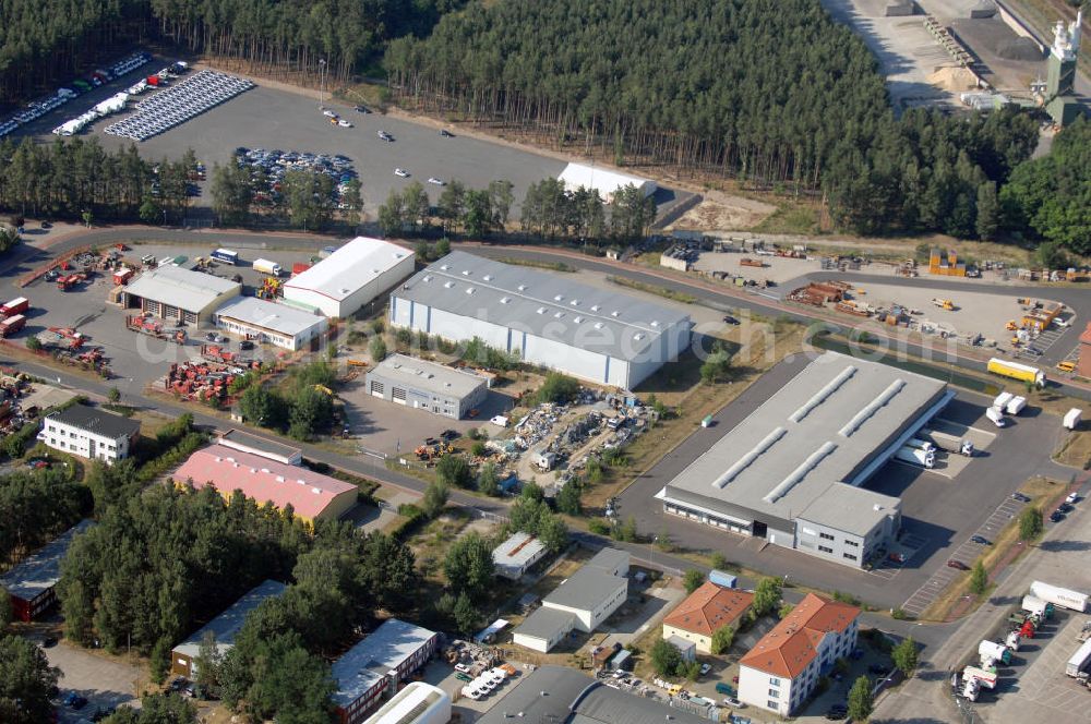 Seddin from above - Bürogebäude mit Logistikhalle im Gewerbegebiet der Gemeinde Seddiner See. Adresse: Ebereschenring, 14554 Seddiner See OT Neuseddin; Vermietung / Verwaltung: Unternehmensgruppe Markus Gerold, An der Vaerstbrücke 1, 59425 Unna, Tel. +49(0)2303 25036-26, Fax +49(0)2303 25036-27, E-Mail: info@markus-gerold.de