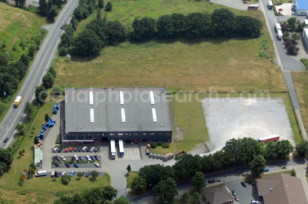 Bergkamen - Rünthe from above - Bürogebäude mit Logistikzentrum der Finnveden Bulten GmbH, Industriestr. 20, 59192 Bergkamen-Rünthe, Tel. +49(0)2389 782-0, Fax +49(0)2389 782-43; Vermietung / Verwaltung: Unternehmensgruppe Markus Gerold, An der Vaerstbrücke 1, 59425 Unna, Tel. +49(0)2303 25036-26, Fax +49(0)2303 25036-27, E-Mail: info@markus-gerold.de