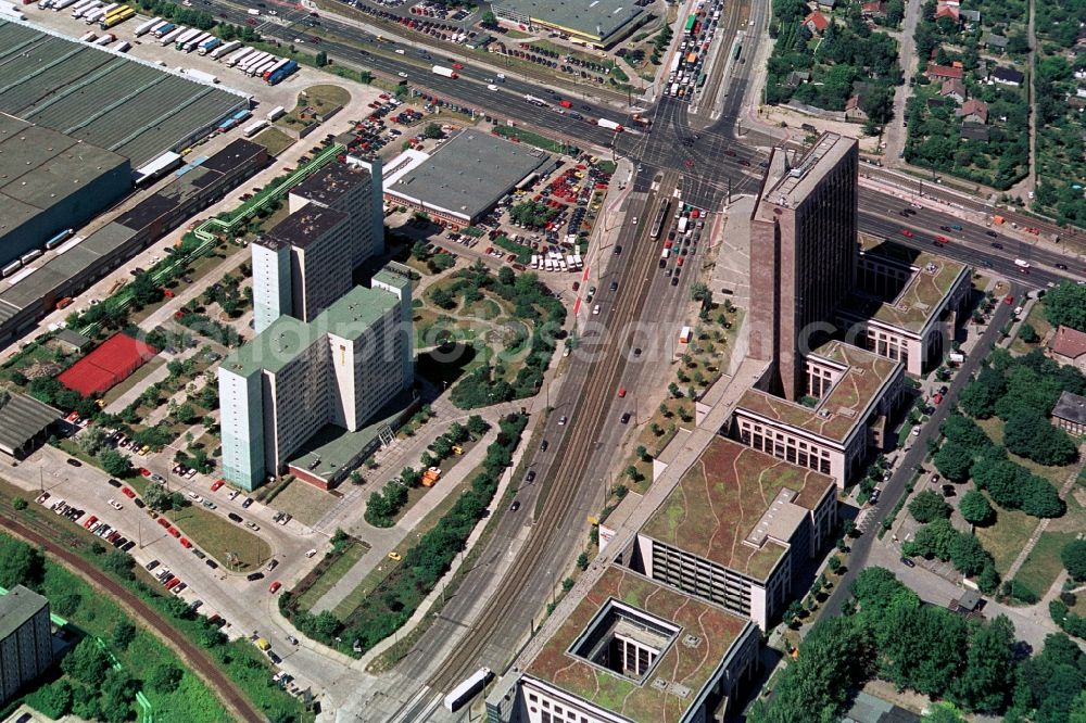 Aerial photograph Berlin Hohenschönhausen - High-rise building Pyramide with the lettering of the british real estate company Comer Group