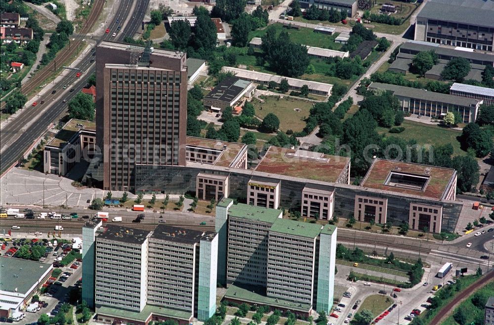 Aerial photograph Berlin Hohenschönhausen - High-rise building Pyramide with the lettering of the british real estate company Comer Group