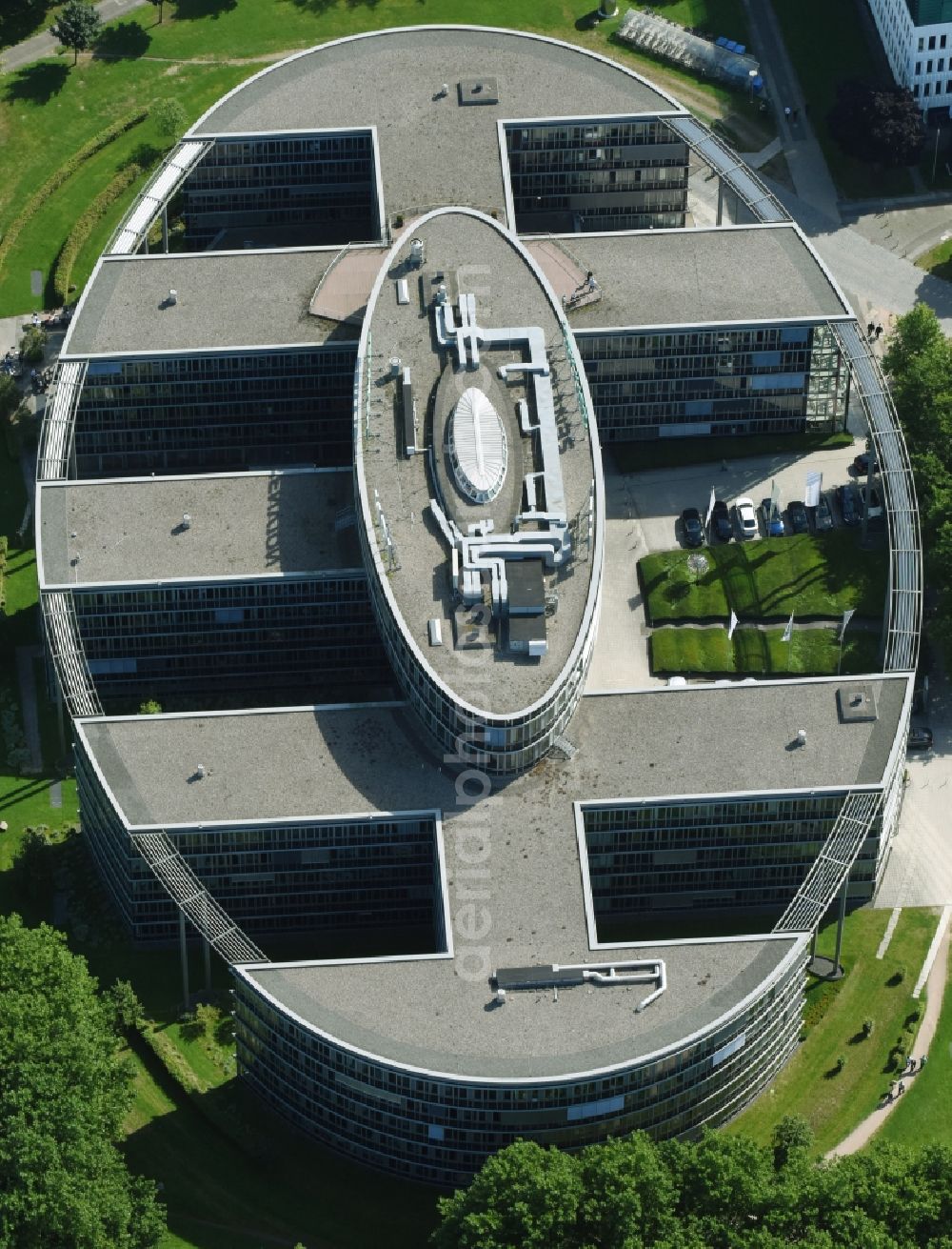 Aerial image Hamburg - Office building Oval Office in the City Nord business quarter on Ueberseering in Hamburg. The oval building is home to Sprinkenhof GmbH, Senvion and HDI-Gerling Industrie Versicherung AG