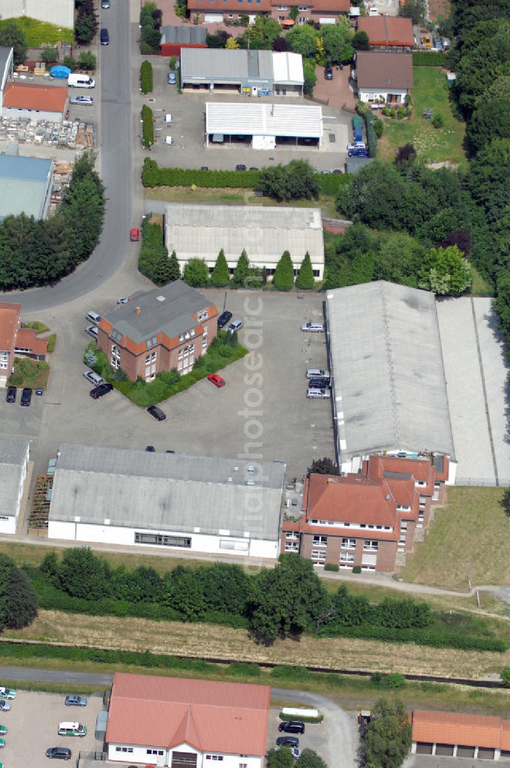 Aerial image Kamen-Heeren - Bürogebäude und Produktionshallen im Gewerbegebiet Südfeld / Widestrasse. Adresse: Südfeld, 59174 Kamen-Heeren; Vermietung / Verwaltung: Unternehmensgruppe Markus Gerold, An der Vaerstbrücke 1, 59425 Unna, Tel. +49(0)2303 25036-26, Fax +49(0)2303 25036-27, E-Mail: info@markus-gerold.de