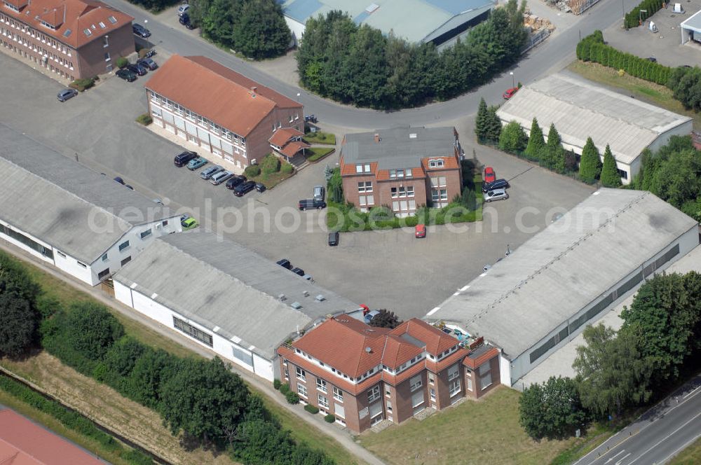 Kamen-Heeren from the bird's eye view: Bürogebäude und Produktionshallen im Gewerbegebiet Südfeld / Widestrasse. Adresse: Südfeld, 59174 Kamen-Heeren; Vermietung / Verwaltung: Unternehmensgruppe Markus Gerold, An der Vaerstbrücke 1, 59425 Unna, Tel. +49(0)2303 25036-26, Fax +49(0)2303 25036-27, E-Mail: info@markus-gerold.de