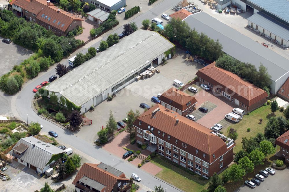 Kamen-Heeren from above - Bürogebäude und Produktionshallen im Gewerbegebiet Südfeld / Widestrasse. Adresse: Südfeld, 59174 Kamen-Heeren; Vermietung / Verwaltung: Unternehmensgruppe Markus Gerold, An der Vaerstbrücke 1, 59425 Unna, Tel. +49(0)2303 25036-26, Fax +49(0)2303 25036-27, E-Mail: info@markus-gerold.de