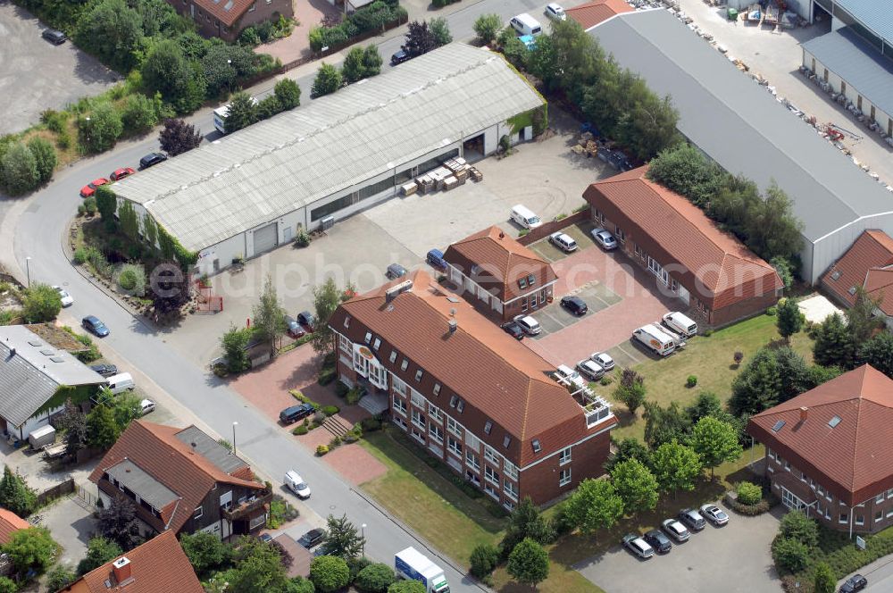 Kamen-Heeren from the bird's eye view: Bürogebäude und Produktionshallen im Gewerbegebiet Südfeld / Widestrasse. Adresse: Südfeld, 59174 Kamen-Heeren; Vermietung / Verwaltung: Unternehmensgruppe Markus Gerold, An der Vaerstbrücke 1, 59425 Unna, Tel. +49(0)2303 25036-26, Fax +49(0)2303 25036-27, E-Mail: info@markus-gerold.de