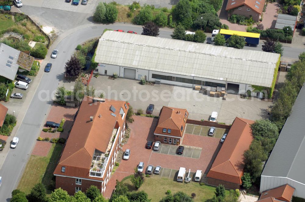 Kamen-Heeren from the bird's eye view: Bürogebäude und Produktionshallen im Gewerbegebiet Südfeld / Widestrasse. Adresse: Südfeld, 59174 Kamen-Heeren; Vermietung / Verwaltung: Unternehmensgruppe Markus Gerold, An der Vaerstbrücke 1, 59425 Unna, Tel. +49(0)2303 25036-26, Fax +49(0)2303 25036-27, E-Mail: info@markus-gerold.de