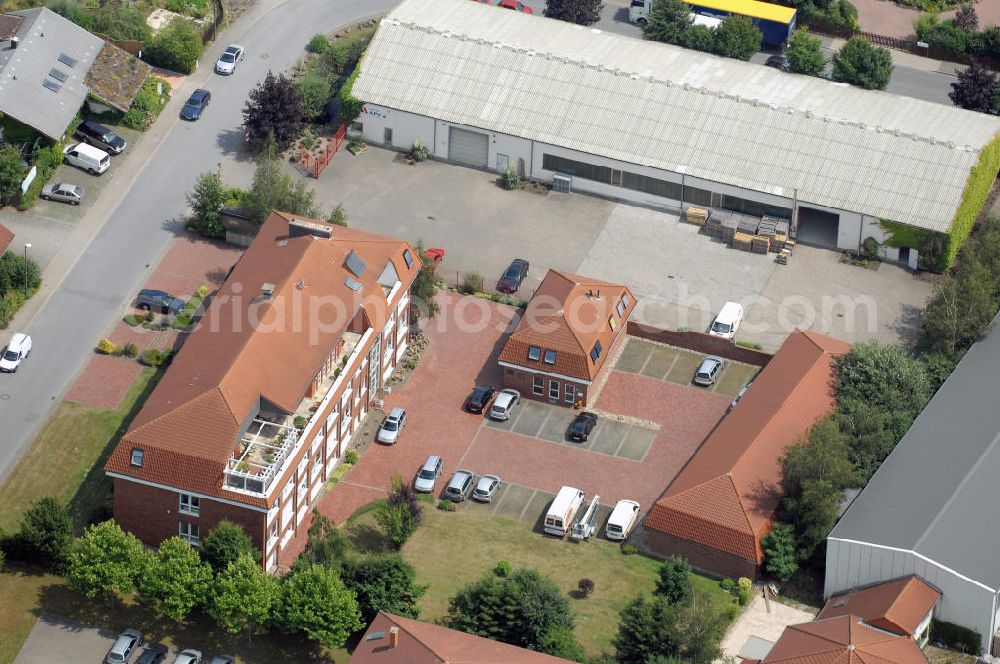 Aerial image Kamen-Heeren - Bürogebäude und Produktionshallen im Gewerbegebiet Südfeld / Widestrasse. Adresse: Südfeld, 59174 Kamen-Heeren; Vermietung / Verwaltung: Unternehmensgruppe Markus Gerold, An der Vaerstbrücke 1, 59425 Unna, Tel. +49(0)2303 25036-26, Fax +49(0)2303 25036-27, E-Mail: info@markus-gerold.de