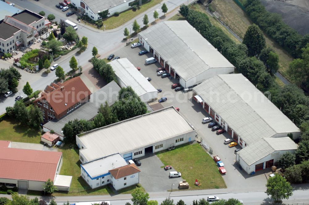 Aerial photograph Kamen - Herren - Bürogebäude und Produktionshallen im Gewerbegebiet Südfeld / Widestrasse. Adresse: Südfeld, 59174 Kamen-Heeren; Vermietung / Verwaltung: Unternehmensgruppe Markus Gerold, An der Vaerstbrücke 1, 59425 Unna, Tel. +49(0)2303 25036-26, Fax +49(0)2303 25036-27, E-Mail: info@markus-gerold.de