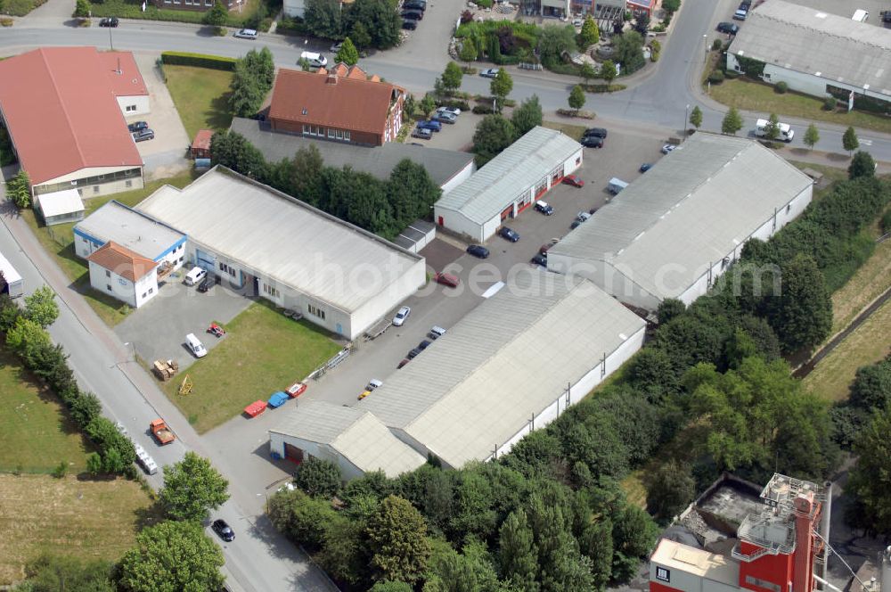 Kamen - Herren from the bird's eye view: Bürogebäude und Produktionshallen im Gewerbegebiet Südfeld / Widestrasse. Adresse: Südfeld, 59174 Kamen-Heeren; Vermietung / Verwaltung: Unternehmensgruppe Markus Gerold, An der Vaerstbrücke 1, 59425 Unna, Tel. +49(0)2303 25036-26, Fax +49(0)2303 25036-27, E-Mail: info@markus-gerold.de