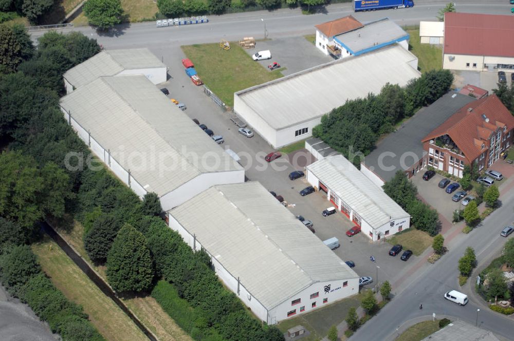 Kamen - Herren from the bird's eye view: Bürogebäude und Produktionshallen im Gewerbegebiet Südfeld / Widestrasse. Adresse: Südfeld, 59174 Kamen-Heeren; Vermietung / Verwaltung: Unternehmensgruppe Markus Gerold, An der Vaerstbrücke 1, 59425 Unna, Tel. +49(0)2303 25036-26, Fax +49(0)2303 25036-27, E-Mail: info@markus-gerold.de